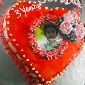heart-strawberry-cake