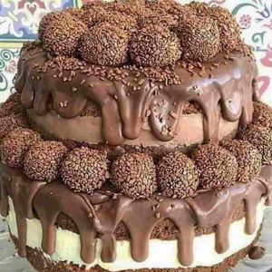 chocolate-cake-two-tier-chocoballs-homemade